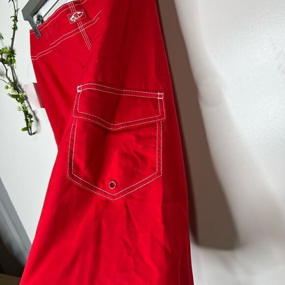 Vans Off The Wall Red Board Shorts Swim Trunks NWT 34 - Picture 7 of 8